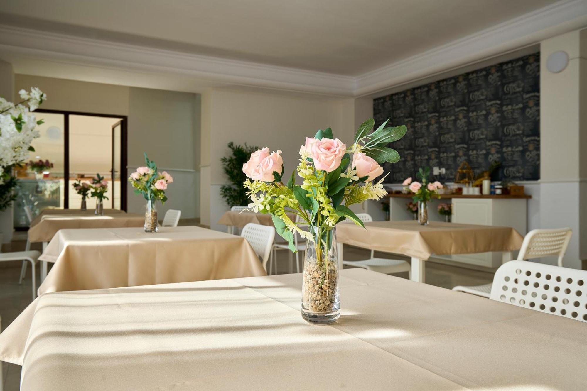 Therme Airport Resort Corbeanca Kültér fotó